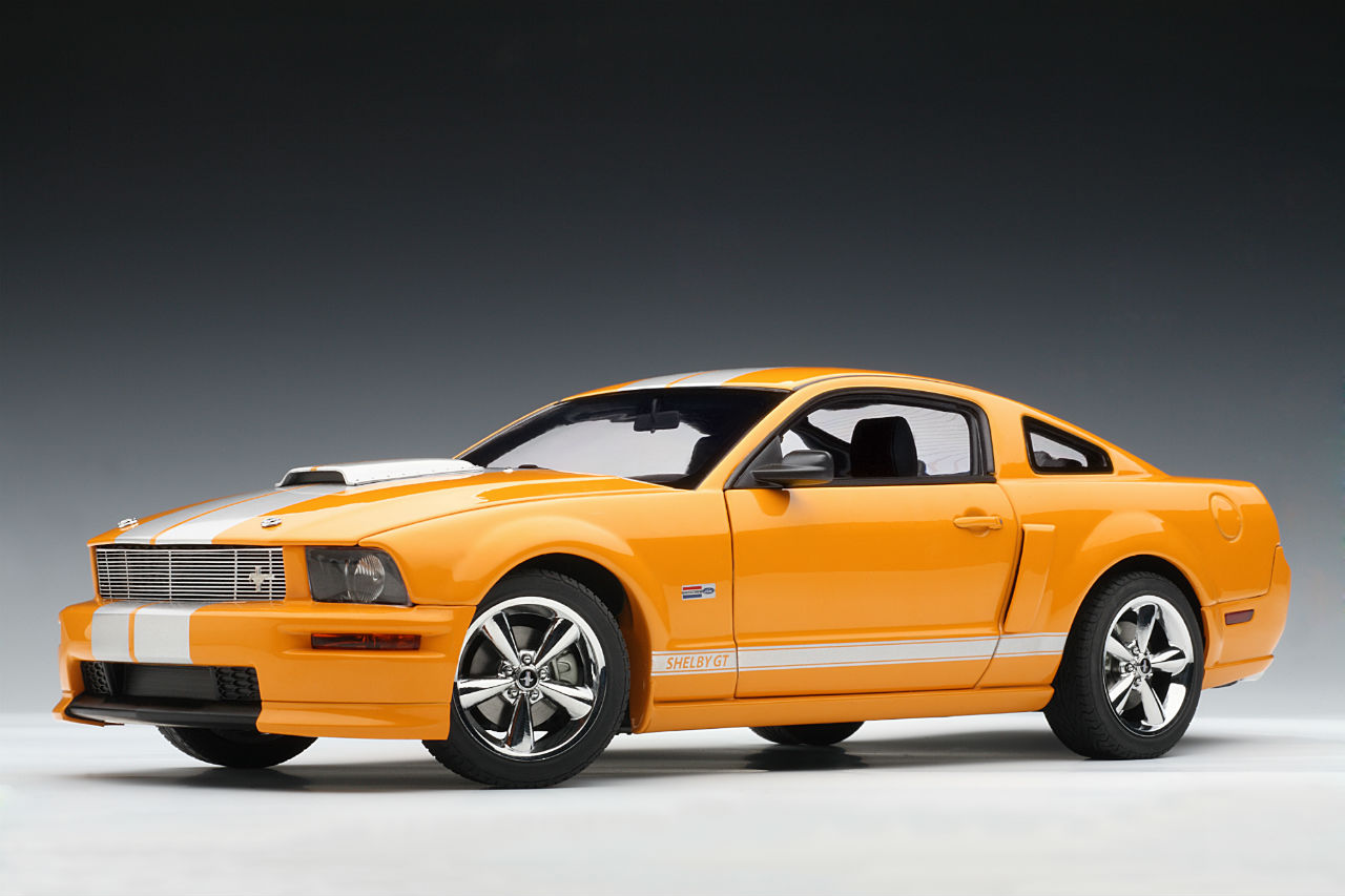 ford mustang 1 18 #11